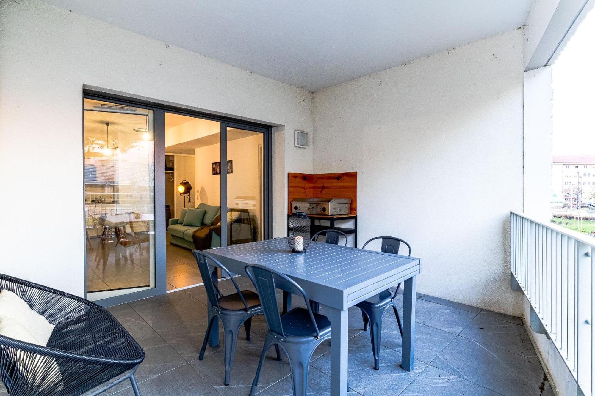 Reflet Du Veyrier 4 Etoiles - Proche & Vieille Ville, Garage Prive, Secteur Recherche Apartment